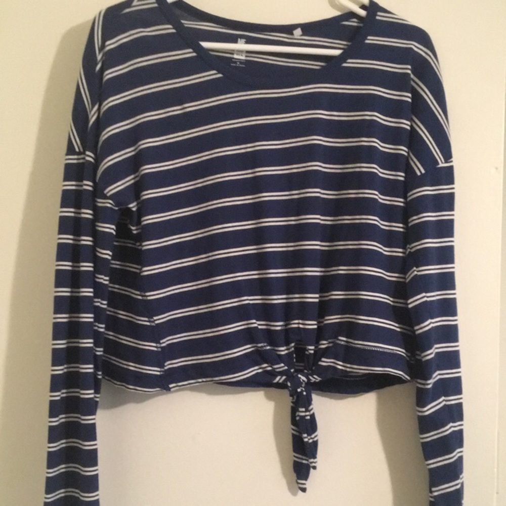 Stripped long sleeve with knot!